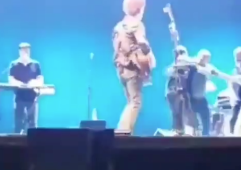 Nando Reis esclarece sobre invasão de homem no palco após críticas ao governo de Bolsonaro