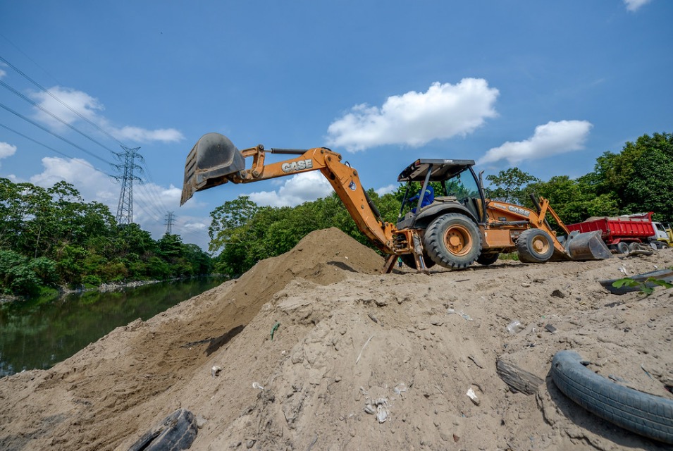 Igarapés de Manaus recebem trabalho preventivo para evitar ocorrências em período de chuva