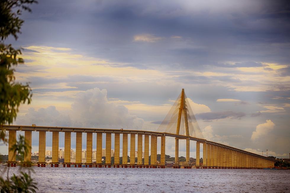 Para evitar suicídio, deputado sugere grades na Ponte Phellipe Daou