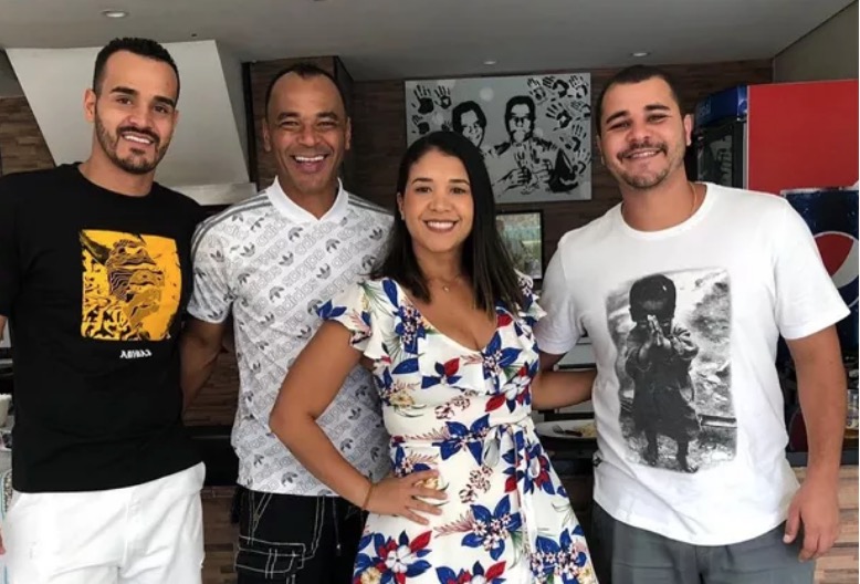 Caçula de Cafu faz homenagem ao irmão morto vítima de infarto