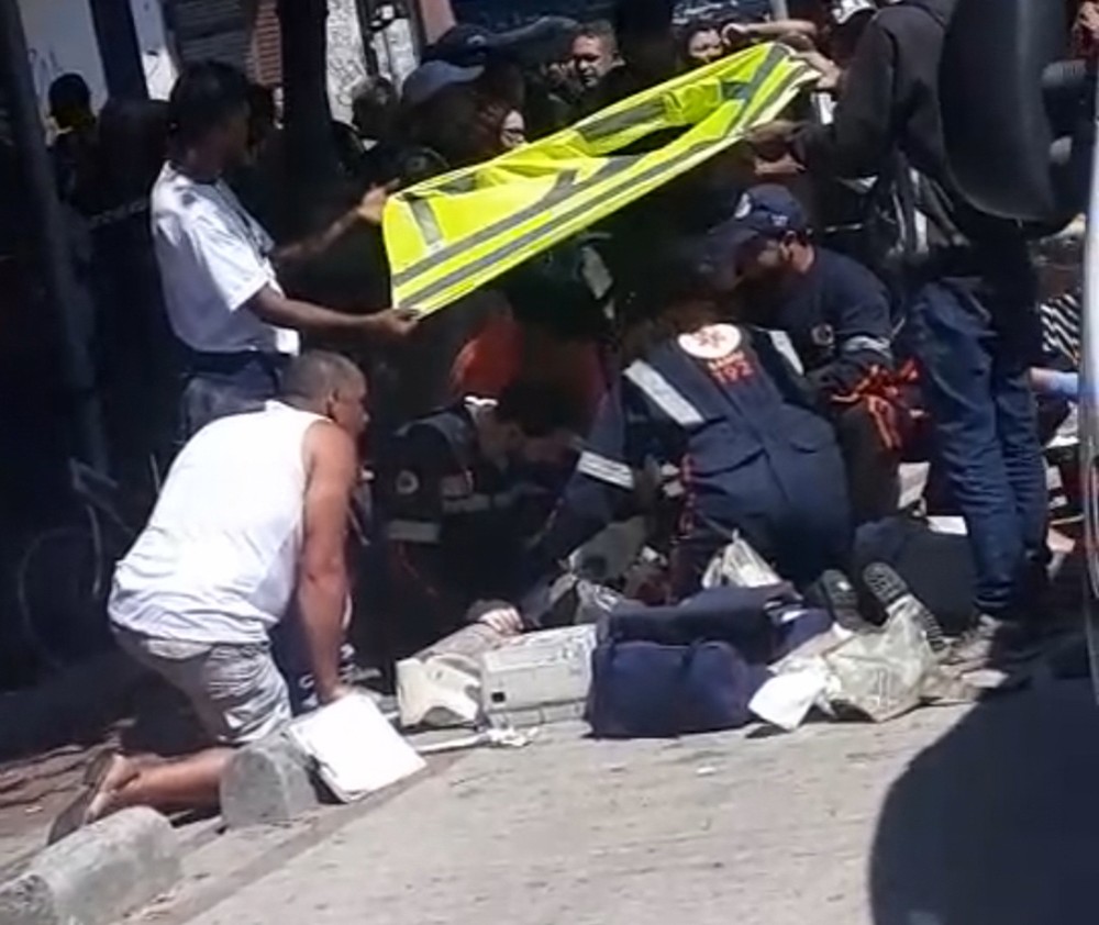 Homem morre após cair de patinete elétrico e bater cabeça em bloco de concreto