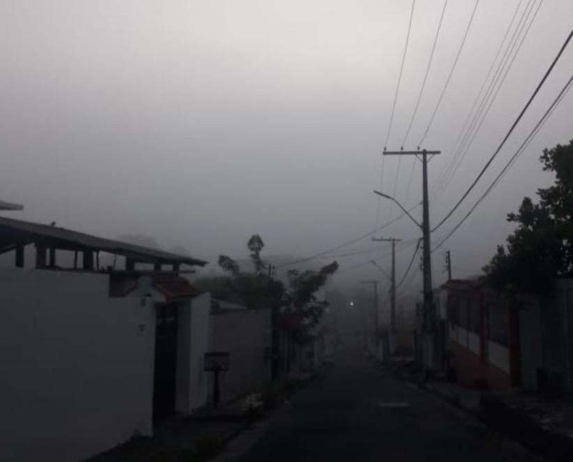 Névoa misteriosa encobre o céu de Manaus e deixa populares intrigados