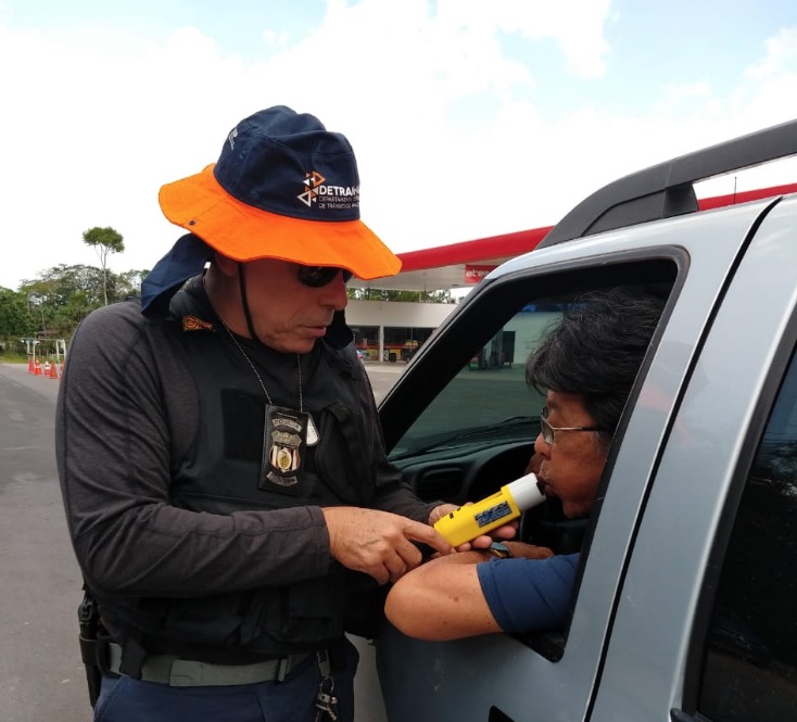 Cinco motoristas são presos por embriaguez e documentação falsa durante feriado no Amazonas