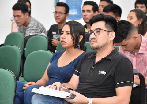 Iniciação científica tem evento na UEA e lançamento de livro em Manaus