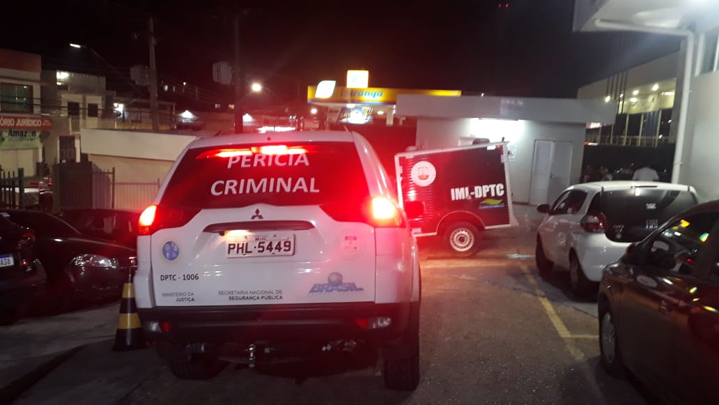 Grávida é encontrada com cadarço no pescoço dentro de casa em Manaus