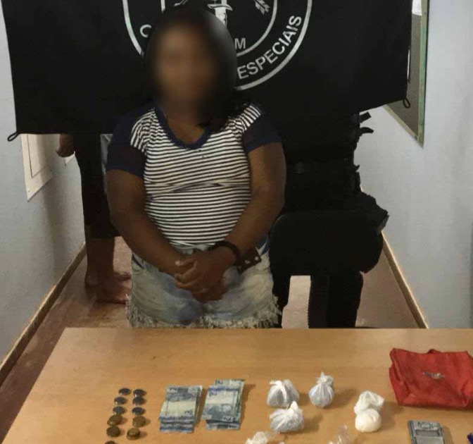 Mulher é presa ao ser flagrada com drogas escondidas em freezer no Amazonas
