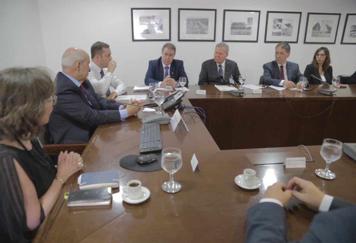 Em reunião com ministro, prefeito de Manaus pede envio de recursos da Lava Jato para municípios