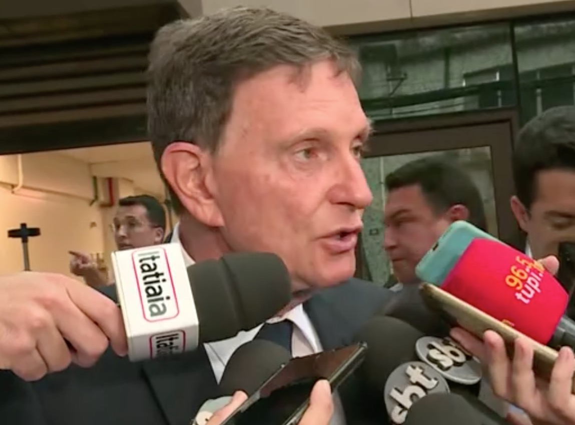 Com investigações em curso, Marcelo Crivella dispara que incêndio em hospital pode ser sabotagem