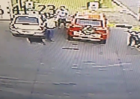  Homem leva tiro no olho ao tentar pegar o celular para dar a assaltante 