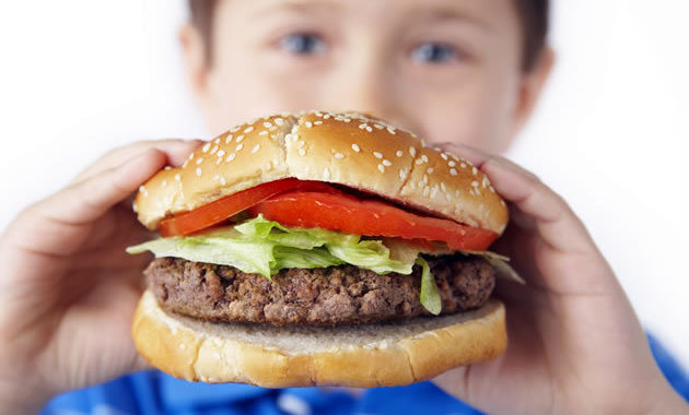 Campanha Setembro Laranja alerta para os riscos da obesidade infantil