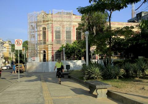 Empresa que faz restauração de prédios públicos dá aulas sobre patrimônio