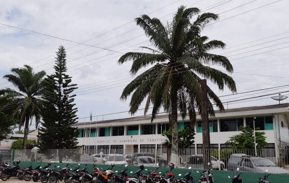 Justiça estabelece multa diária de R$ 100 mil à Susam se retirar kit de imagem de hospital