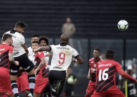 Athletico-PR e Vasco empatam em São Januário