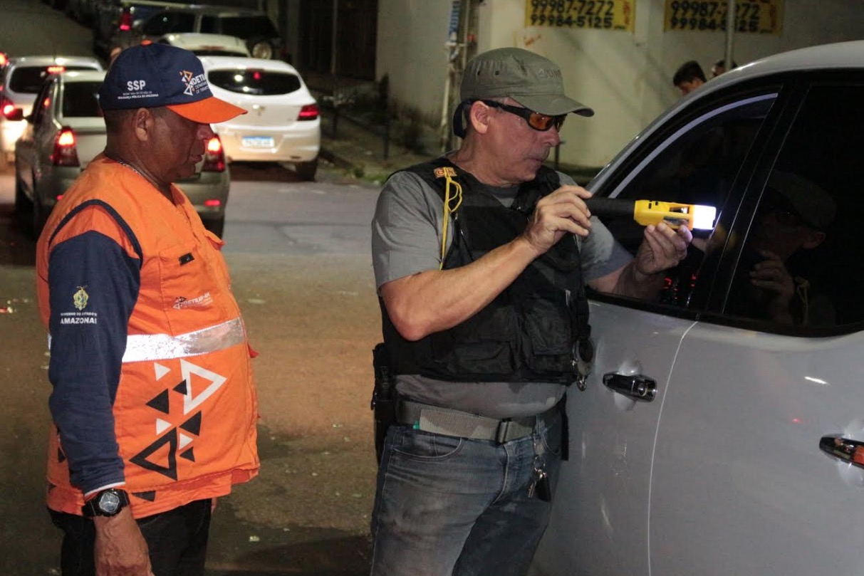 Detran flagra mais de 50 motoristas dirigindo alcoolizados em Manaus 