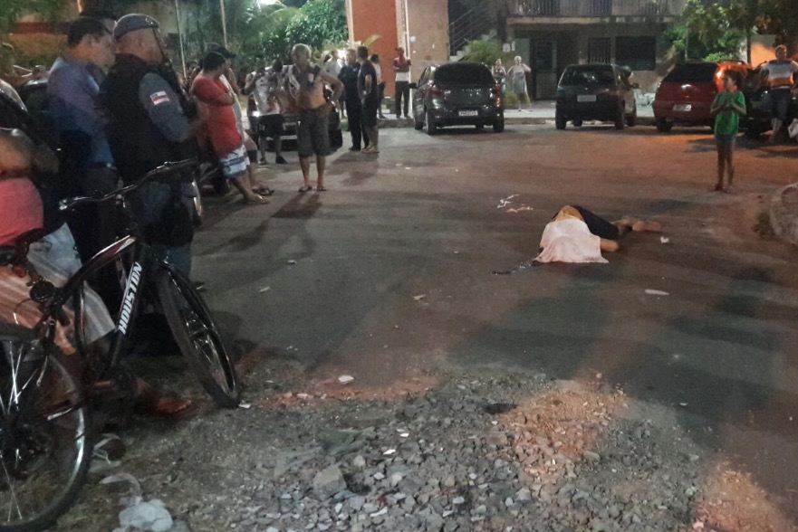 Homem é morto com tiros na cabeça após partida de videogame em Manaus