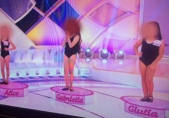 Silvio Santos é detonado após fazer concurso com meninas de maiô; Entenda 