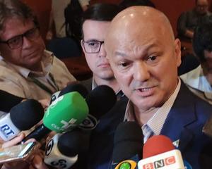 Bolsonaro esvazia Suframa, mas mantém Menezes para segurar a porta