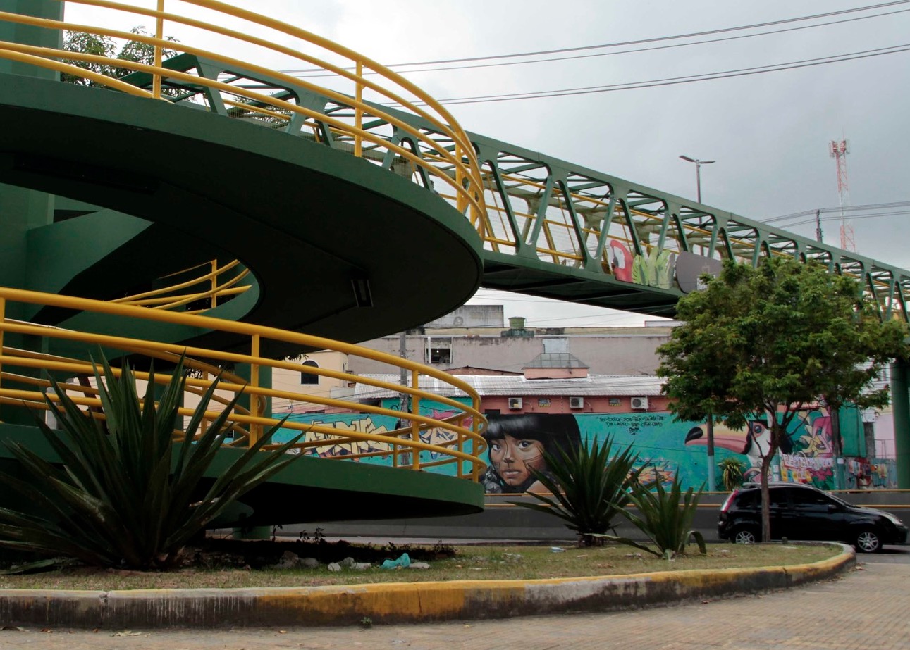 Em parceria com empresas, passarelas e praças são revitalizadas em Manaus 