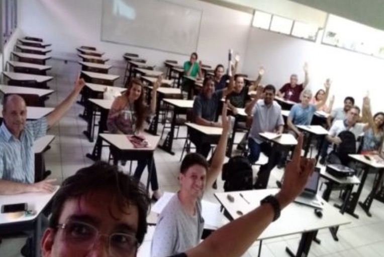 Docentes aprovam greve de 48 horas na Ufam