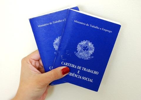 Trabalhador demitido de empresa pública garante direito a seguro-desemprego