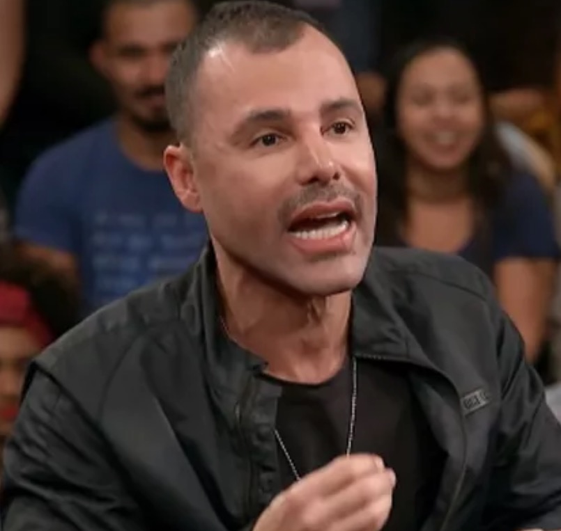 Rodrigo Sant’Anna surge com rosto estranho e internautas apontam cirurgia plástica 