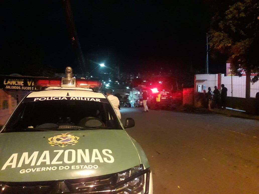 Assassinos invadem residência e matam adolescente em frente à família em Manaus