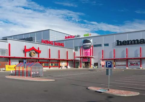 Com espada, homem invade escola, mata uma e fere 10 pessoas