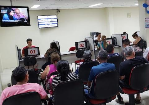 Inativos nascidos em outubro devem se recadastrar na Amazonprev até dia 31