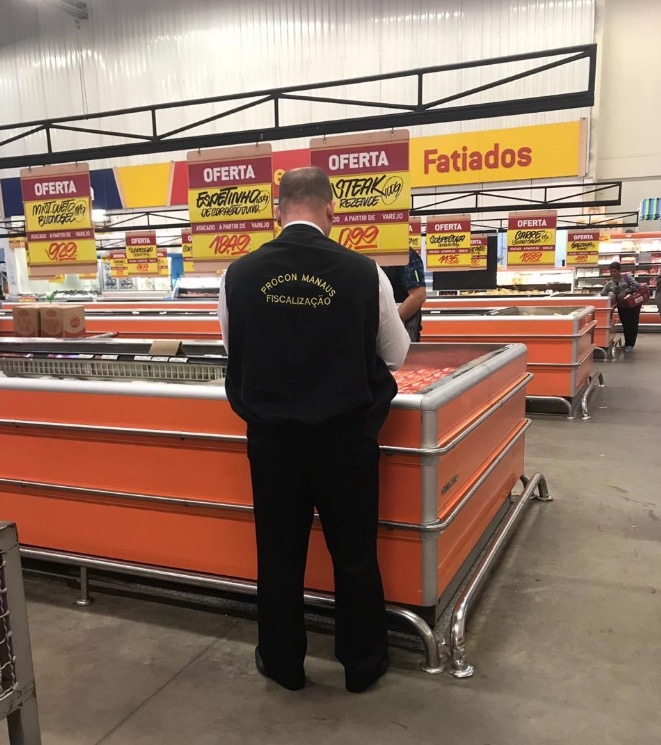 Procon multa supermercado por diversas irregularidades em Manaus