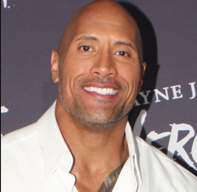 The Rock faz vídeo cantando 'feliz aniversário' para fã que completou 100 anos
