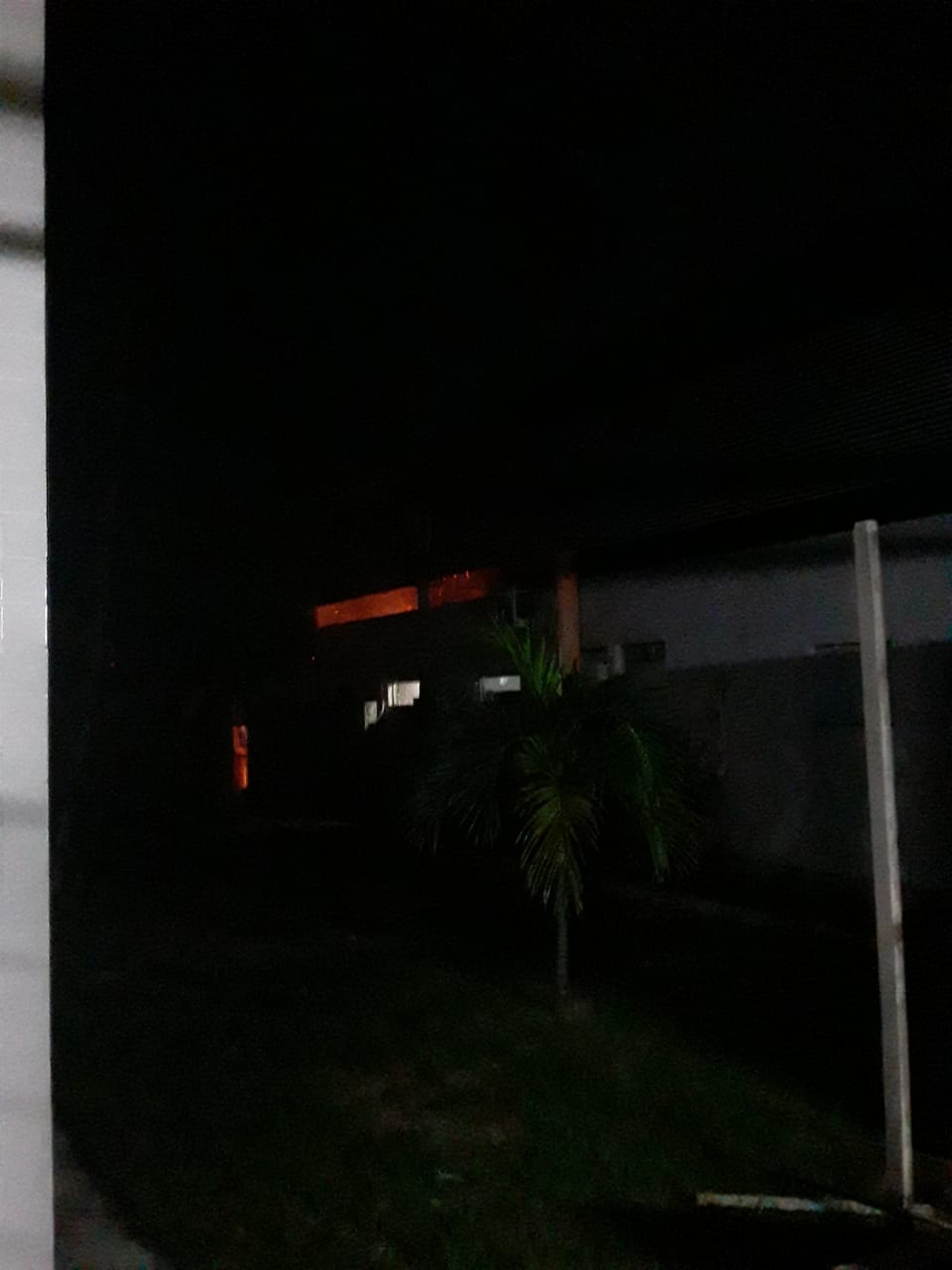 Incêndio em hospital de Manaus deixa pacientes e funcionários em desespero