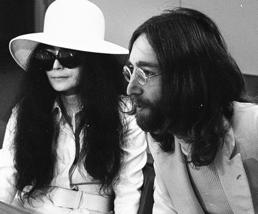 Yoko Ono publica homenagem no dia do aniversário de John Lennon