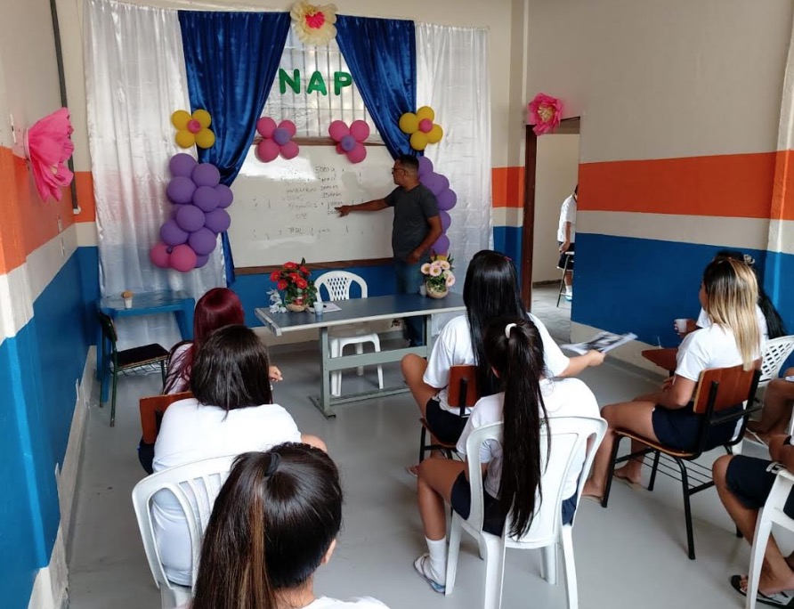 Detentos participam de curso de confeitaria em Manaus