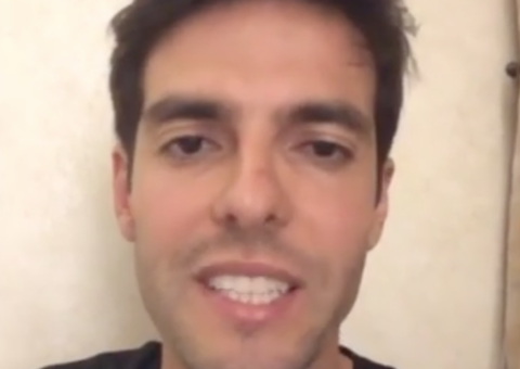 Kaká se pronuncia após rumores de que estaria tentando reatar com ex: 'Mexe com caráter'