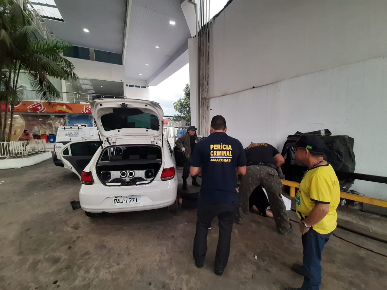 Jovem é executado com tiro na cabeça dentro de posto de combustíveis em Manaus