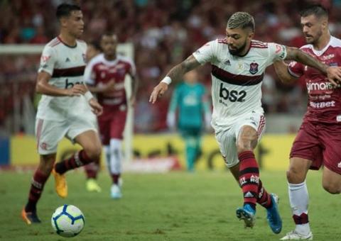 Reinier marca no fim e Flamengo bate Fortaleza de virada