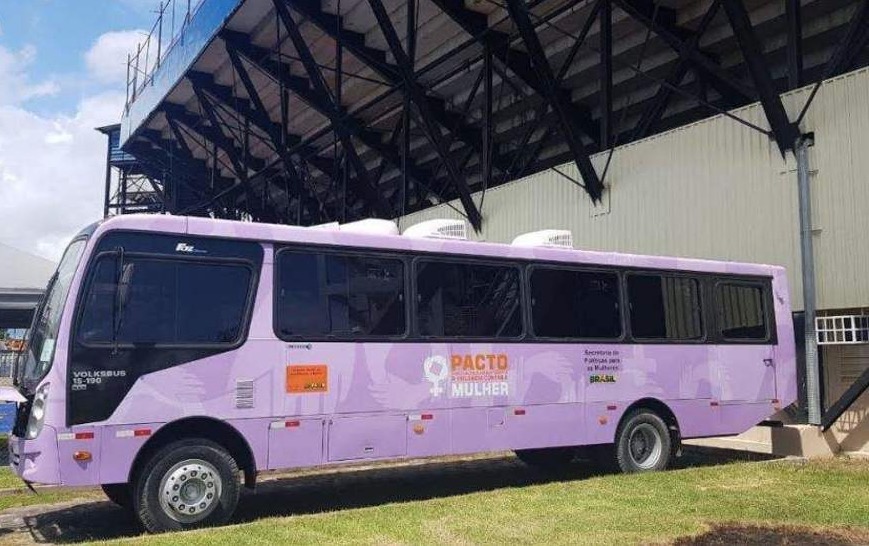 Ônibus da Mulher oferece atendimento sobre violência doméstica em Manaus