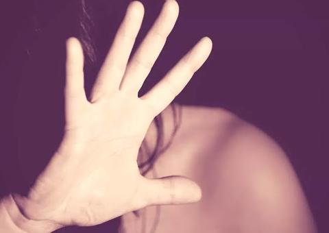 Homem é preso com pistola carregada após espancar esposa em Manaus