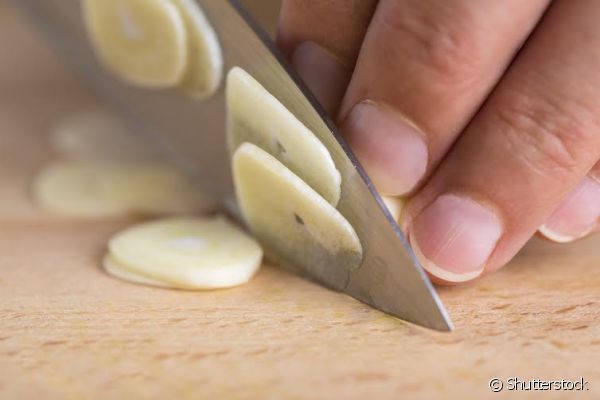 Confira 13 alimentos para evitar espinhas e garantir uma pele mais lisa