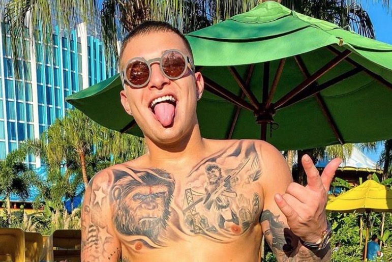 MC Gui causa revolta ao rir de criança com câncer na Disney