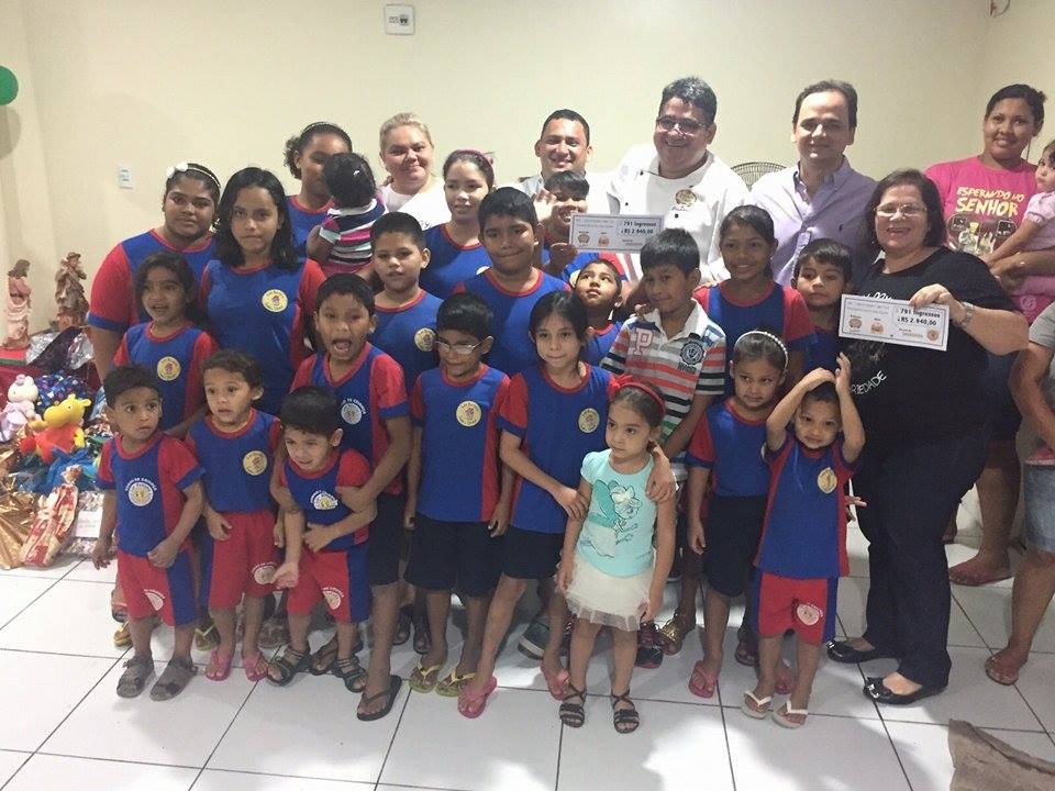 Feijoada beneficente arrecada recursos para Lar Batista Janell Doyle