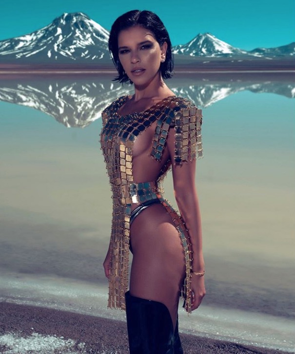 Mariana Rios posa fatal em gravação de clipe: 'me beija'