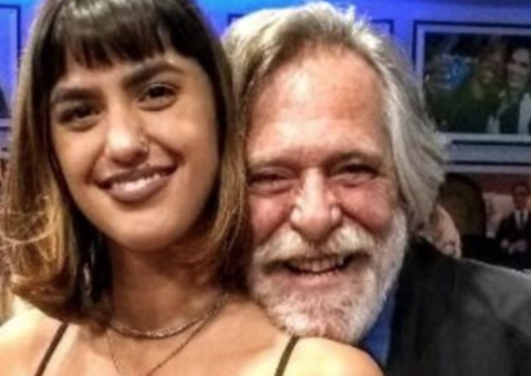 'Me fez sentir novo', diz José de Abreu sobre namorada de 22 anos