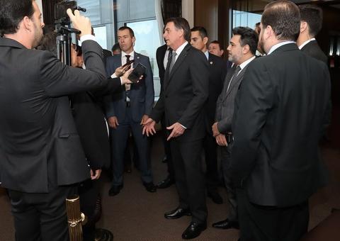 Bolsonaro chega a Pequim e reúne-se com empresários