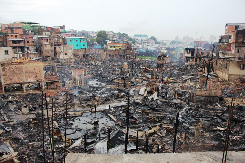 Defensoria toma medidas para solução de moradia às vítimas do incêndio no Educandos