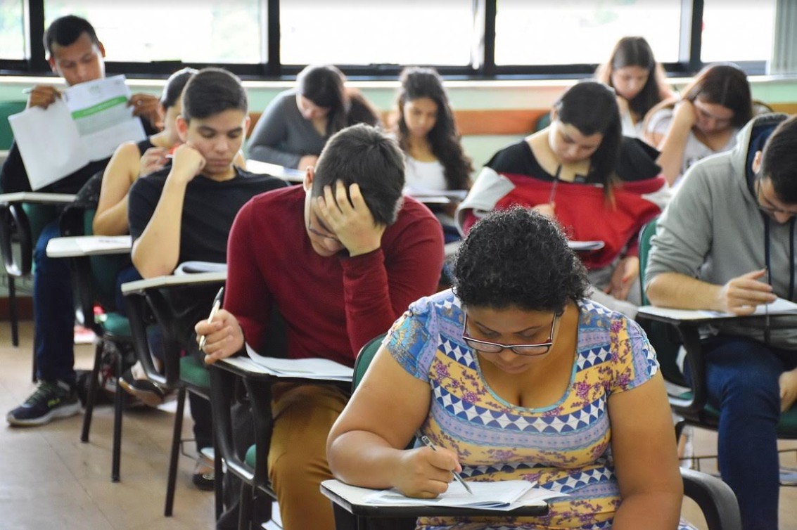 UEA aplica provas do Vestibular e SIS da UEA a partir deste domingo
