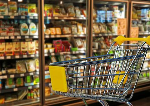 Supermercado terá que pagar R$ 10 mil a cliente que sofreu racismo de segurança