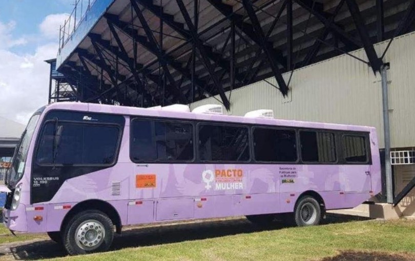 Ônibus da Mulher oferece atendimento sobre violência doméstica em Manaus