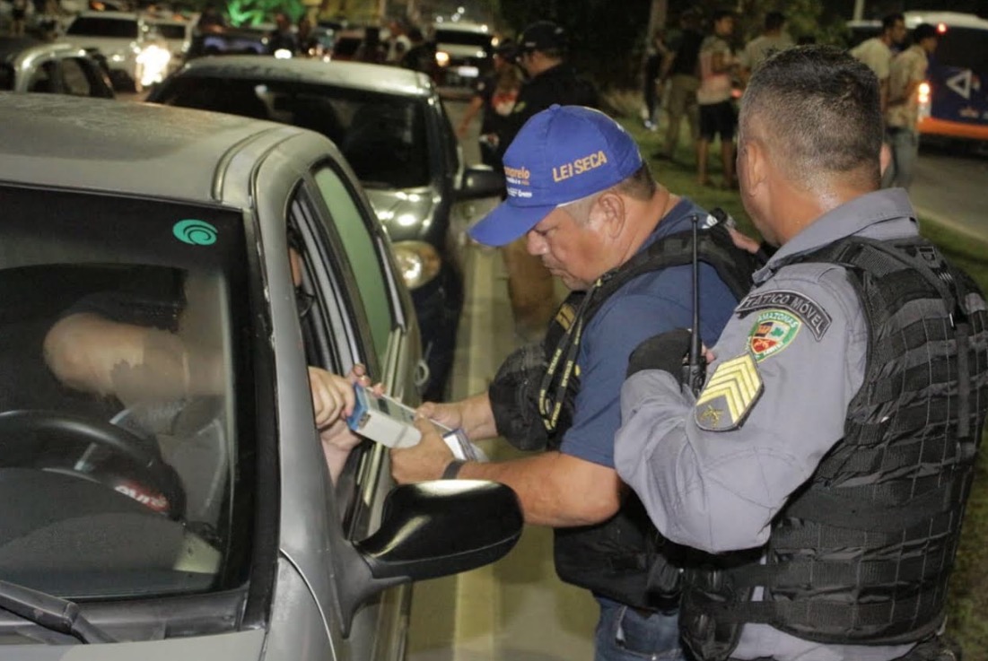 Mais de 50 motoristas são flagrados dirigindo embriagados durante feriadão em Manaus