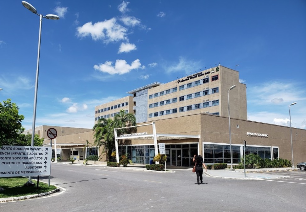 Mãe e criança são baleadas em assalto ao ônibus da linha 560 em Manaus 